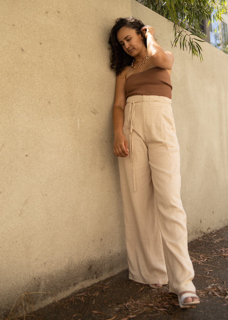 Relaxed Linen Outfit for Summer  How to style linen pants, Linen