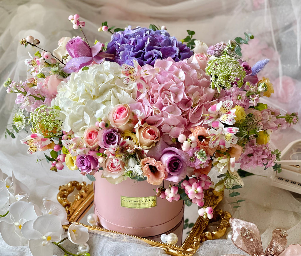 J'adore Pastel De Luxe Blooms Box (Fresh Flower) – Giovannette & Co.  L'atelier des Fleur
