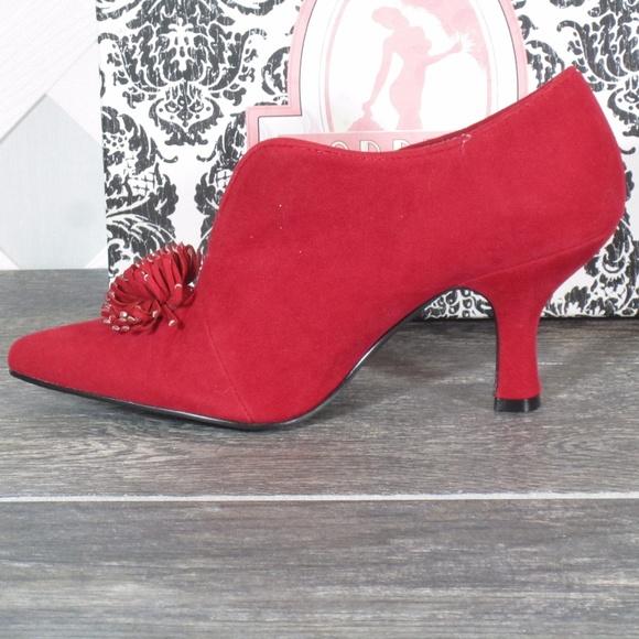 Sexy and Fun Red Velvet Shoes-Size 7