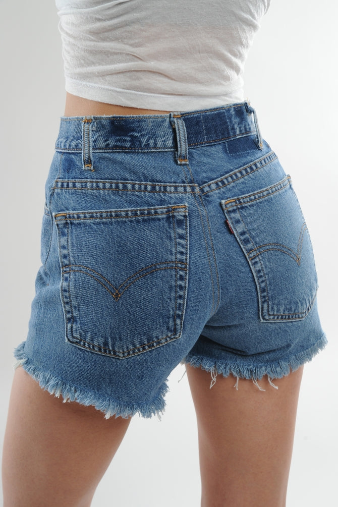 vintage levi jean shorts