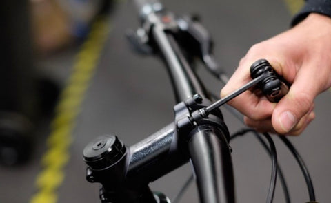 blog photo step 13 how to adjust handlebar in threadless stem of hybrid or mountain bike 