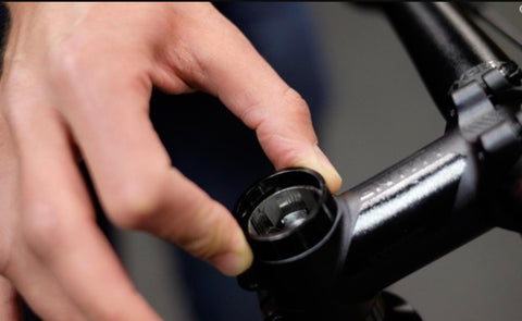 blog photo step 8 how to adjust handlebar in threadless stem of hybrid or mountain bike 