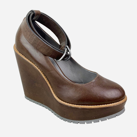 https://trendful.com/collections/all/products/brunello-cucinelli-brown-leather-platform-wedge-sandals