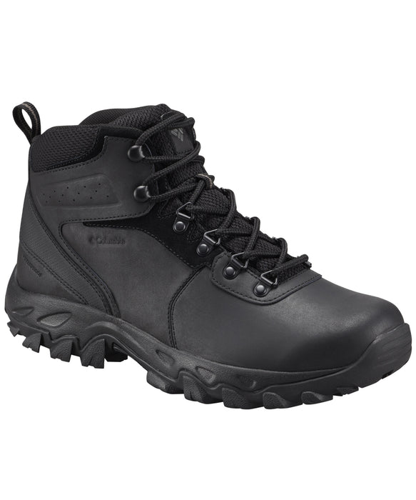 all black hiking boots