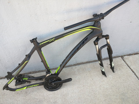 hyper carbon x mountain bike