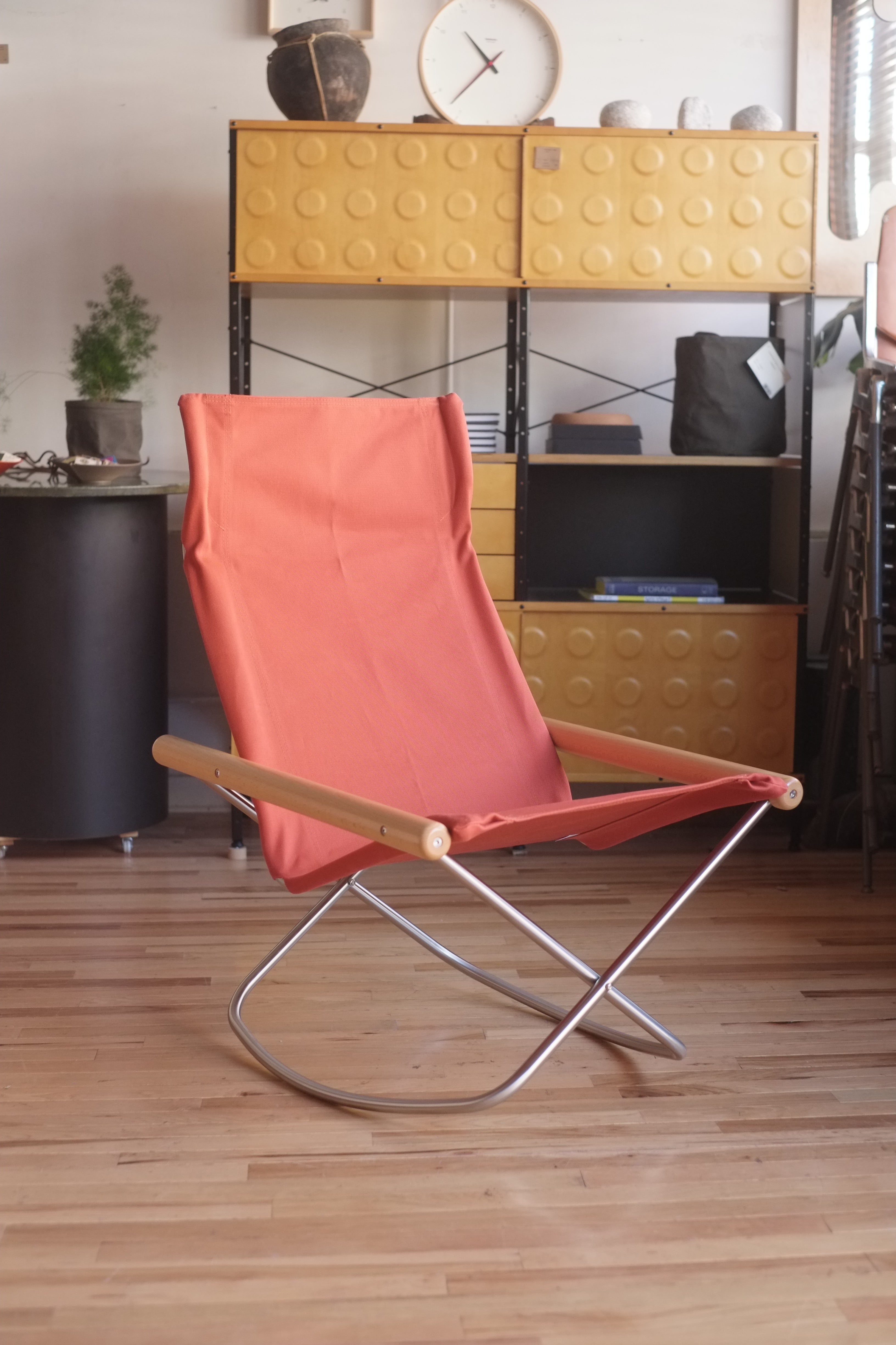 Rocking Nychair X by Takeshi Nii (Brick)