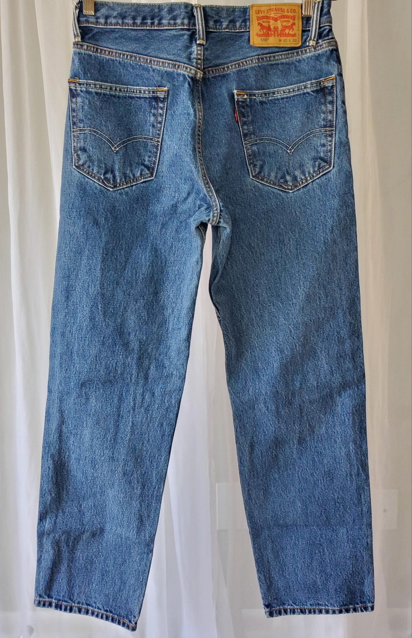 levi 550 mom jeans