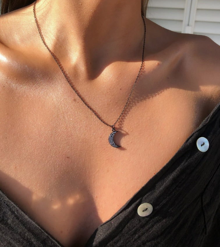 Mini Moon Black Necklace