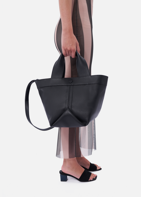 Gusset small pebble leather tote in black with white edge paint - ro bags