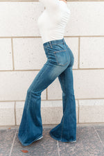 Happy in High Rise Flair Jegging