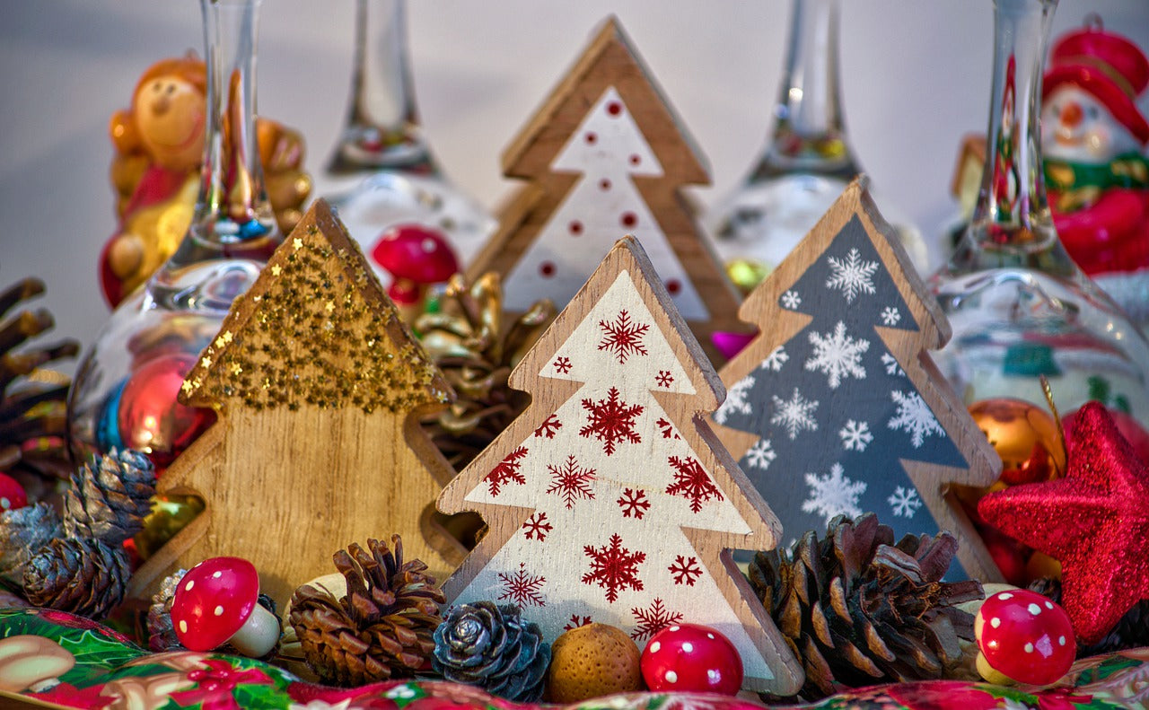 Wooden Christmas ornaments and gifts are perfect CNC ideas that are sure to appeal to lovers of this holiday.