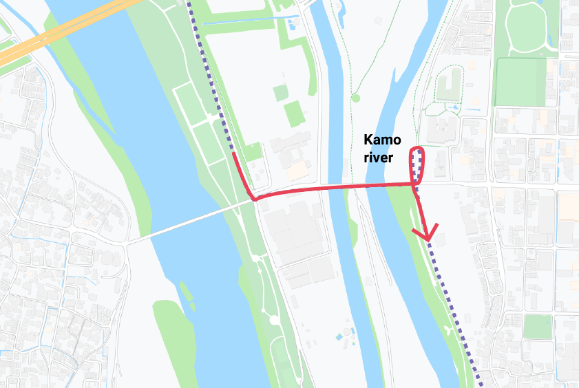 Una ilustración que muestra dónde está el cruce del puente para llegar al río Kamo en la ruta.