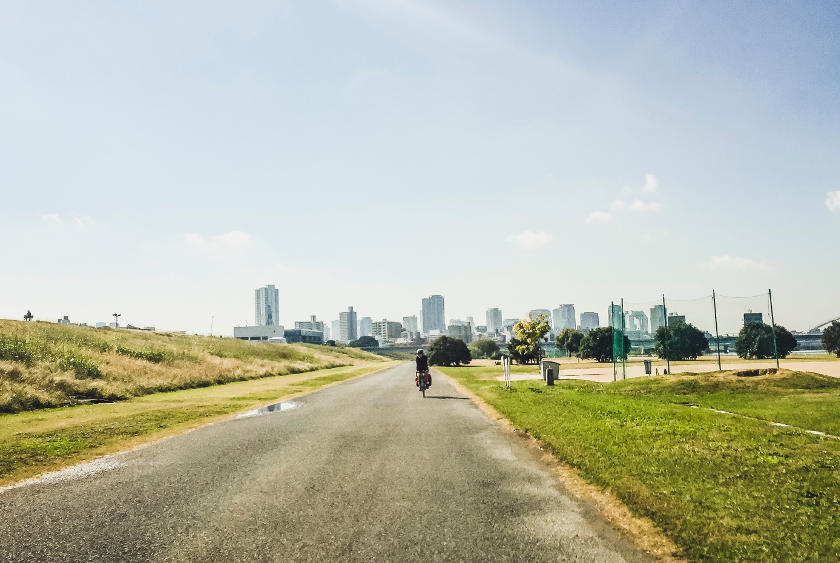 The cycling path on the Yodo river on the Osaka to Kyoto cycling route.