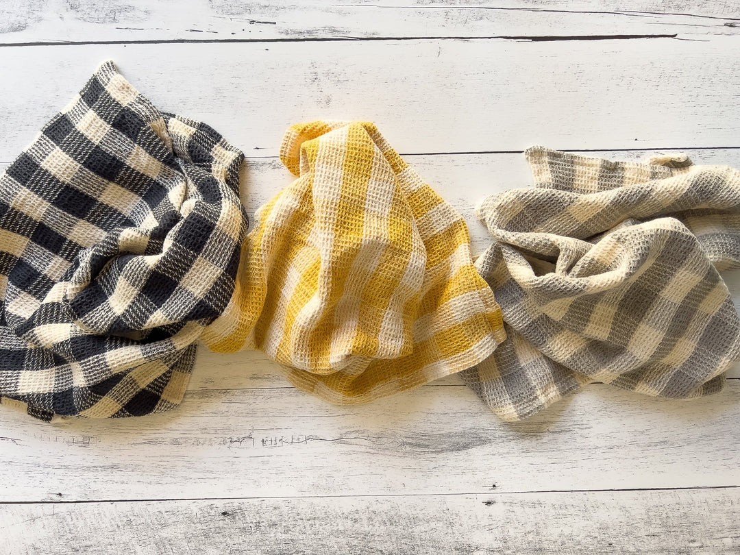 https://cdn.shopify.com/s/files/1/0027/1804/0133/products/waffled_dish_towel_checkered_collection.jpg?v=1669131085&width=1080