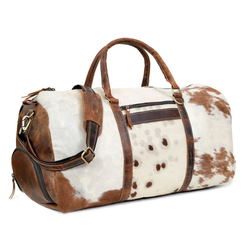 Discover the beauty of cowhide purses - the perfect fusion of durability and sophistication. Find your perfect match from our wide selection today.