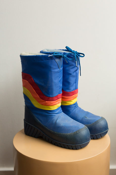 blue striped snow boots