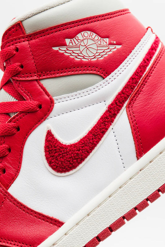 Nike Air Jordan 1 Retro High OG 'Varsity Red