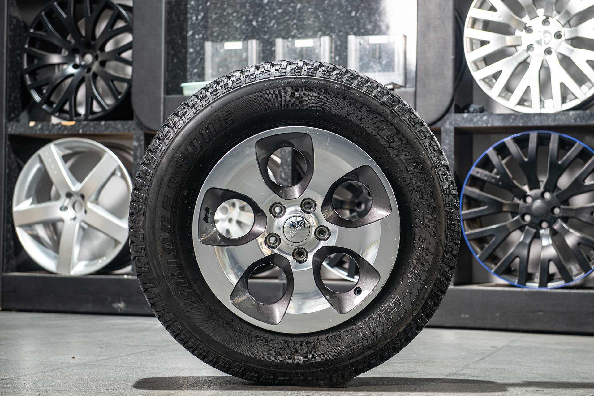 Jeep Wrangler JK (2007-2018) Original Wheels & Tyres - Project Kahn