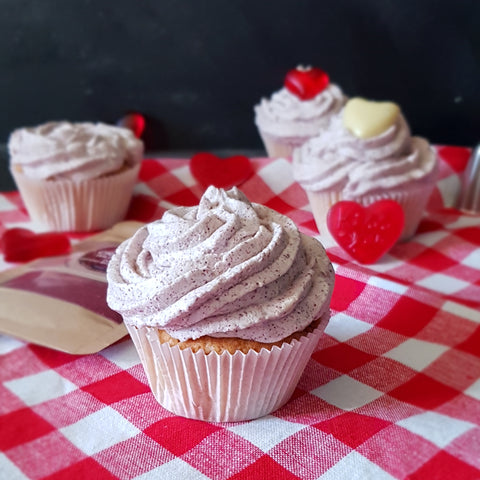 Valentinstags Cupcakes mit Cranberry-Frosting