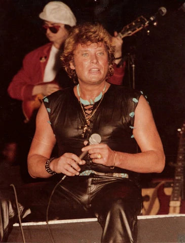 Tenue de scène de Johnny Hallyday lors de la tournée de 1982