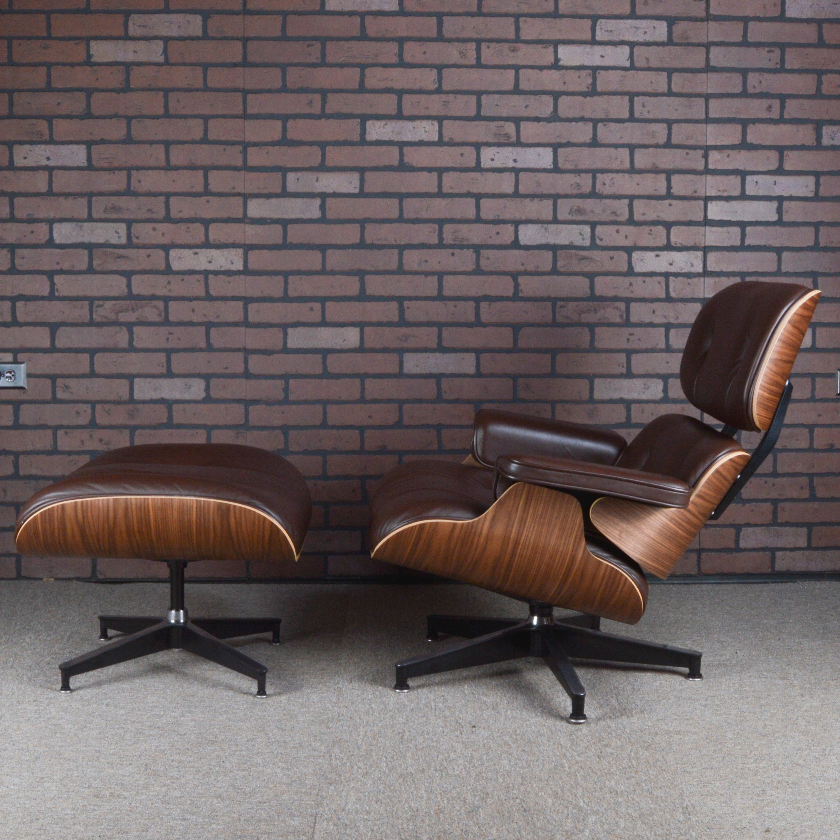 zout fenomeen medaillewinnaar Eames Lounge Chair and Ottoman for Herman Miller - Black Leather & Walnut  Tall Version | Eames Addict