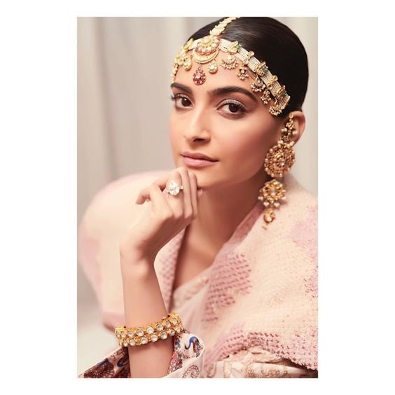 Gold Earrings worn by Sonam Kapoor