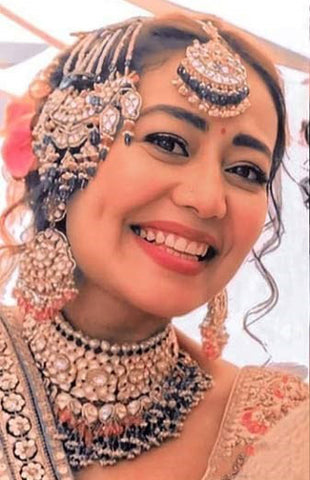 Neha Kakkar looks ravinsh in her Hair accessorires