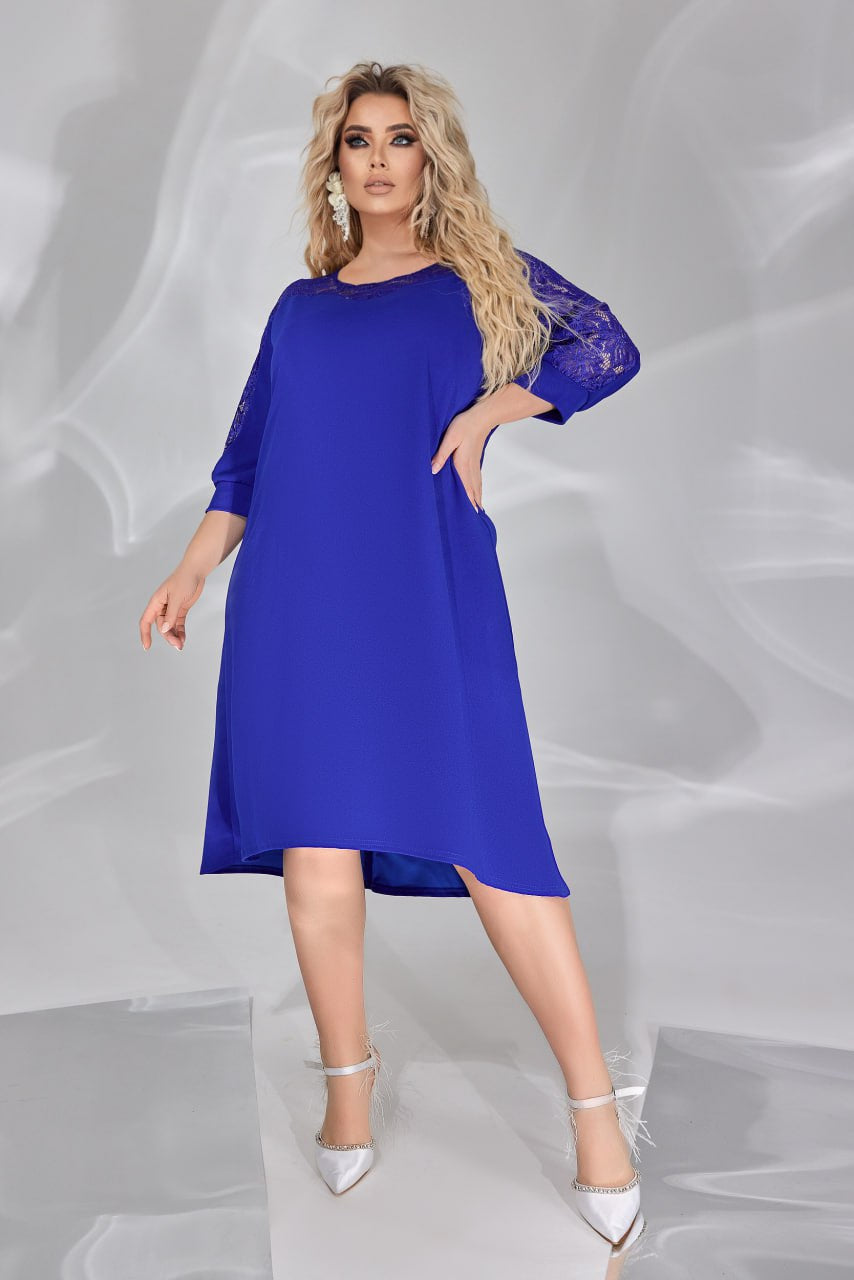 Rochie pe corp cu dantela