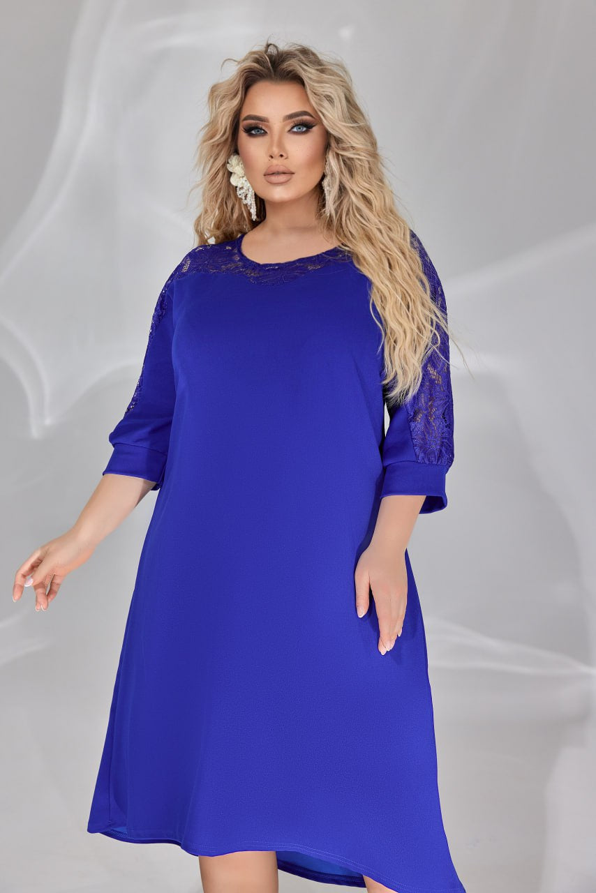 Rochie pe corp cu dantela