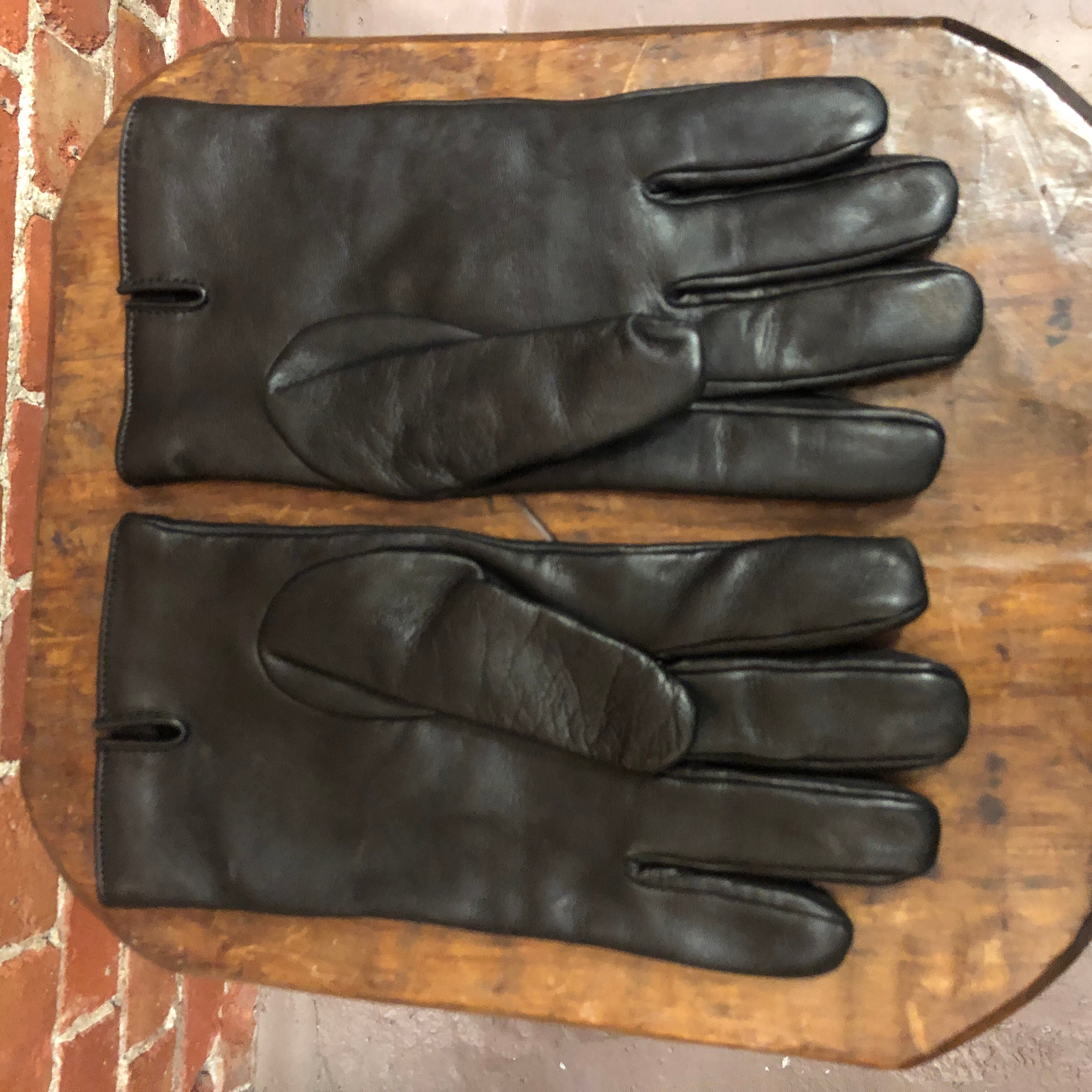 leather gloves wellington