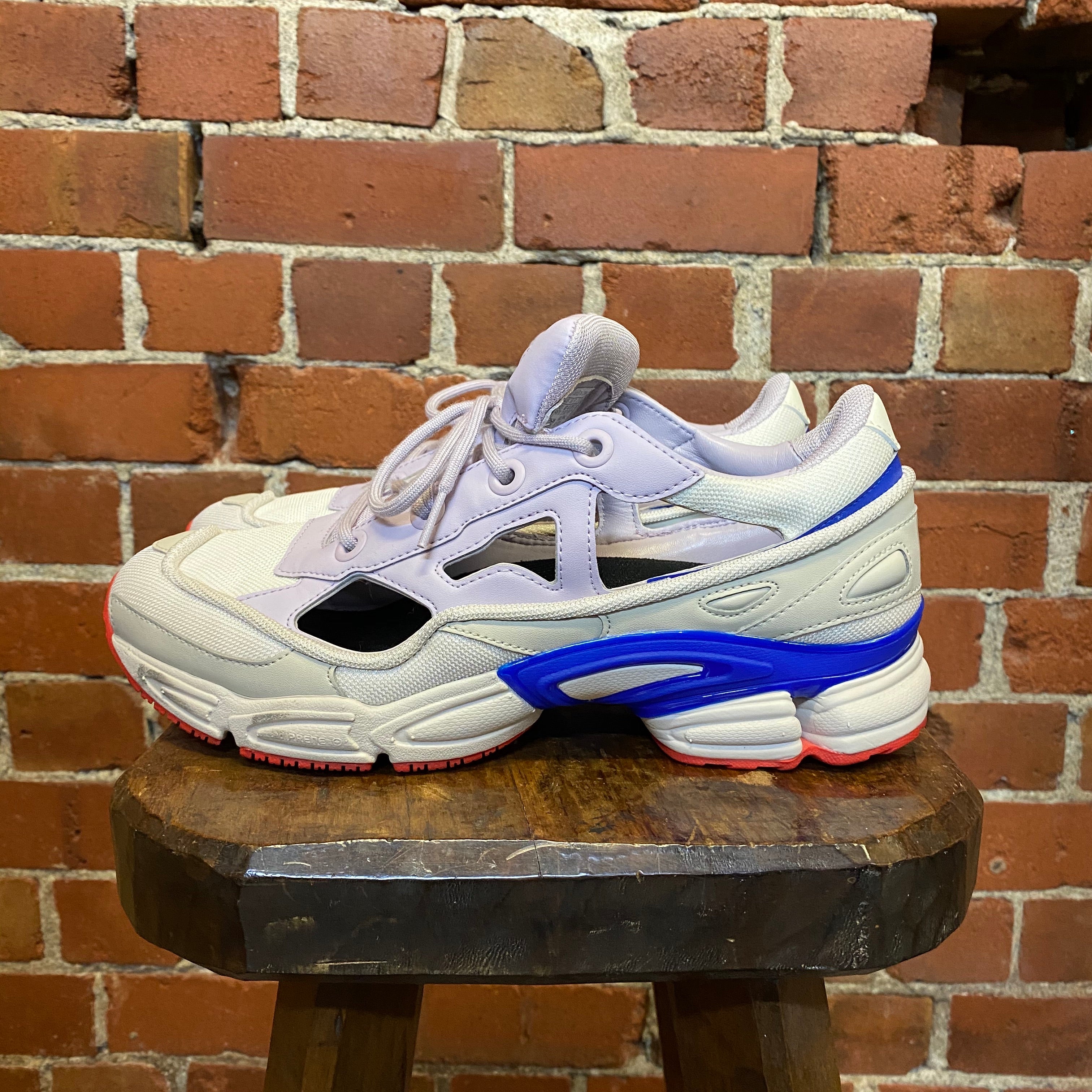 Boda Arrastrarse Currículum RAF SIMONS ADIDAS RS REPLICANT OZWEEGO CUT OUT SNEAKERS – Wellington  Hunters and Collectors