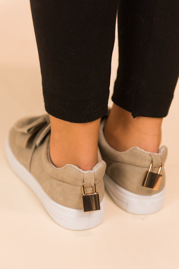 Feminine Chill Sneakers, Latte – The Mint Julep Boutique