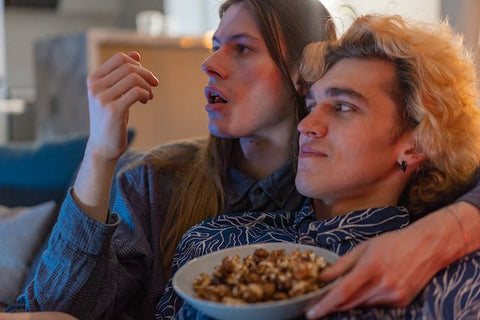 Pairing Gourmet Popcorn with Beverages for a Romantic Valentine's Day