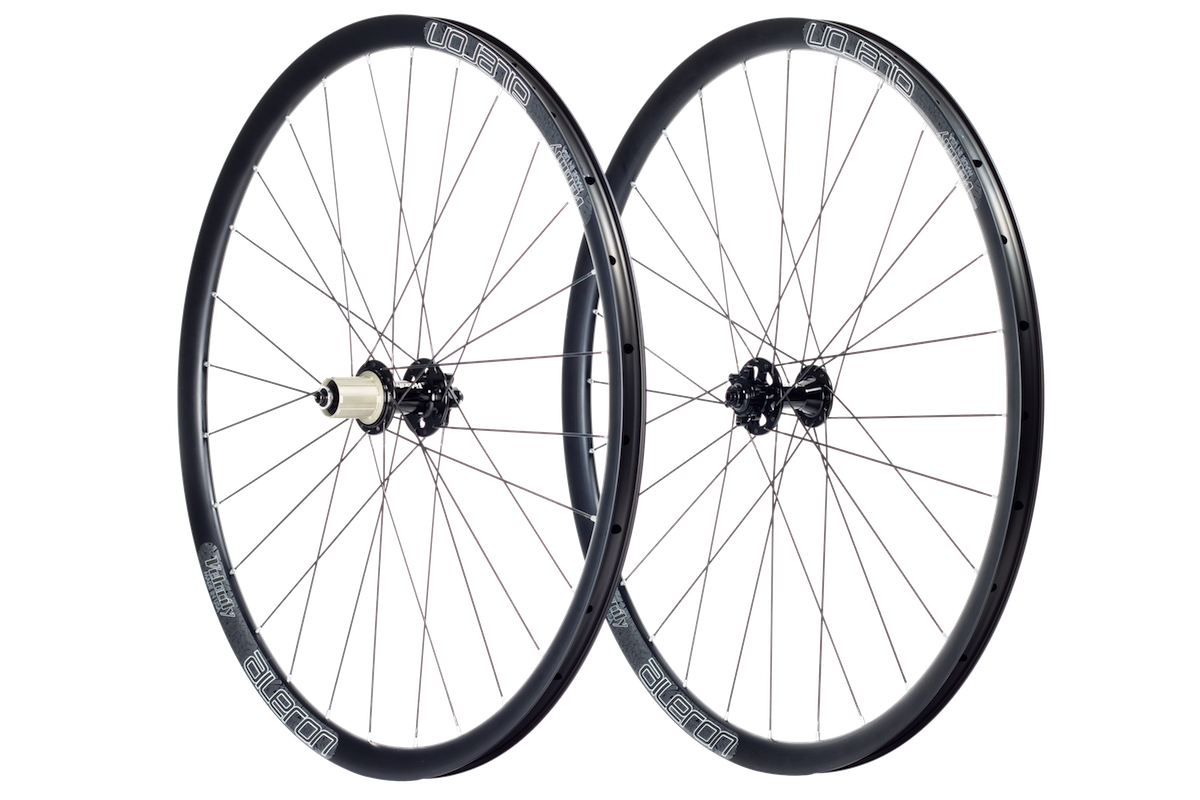 velocity 700c wheelset