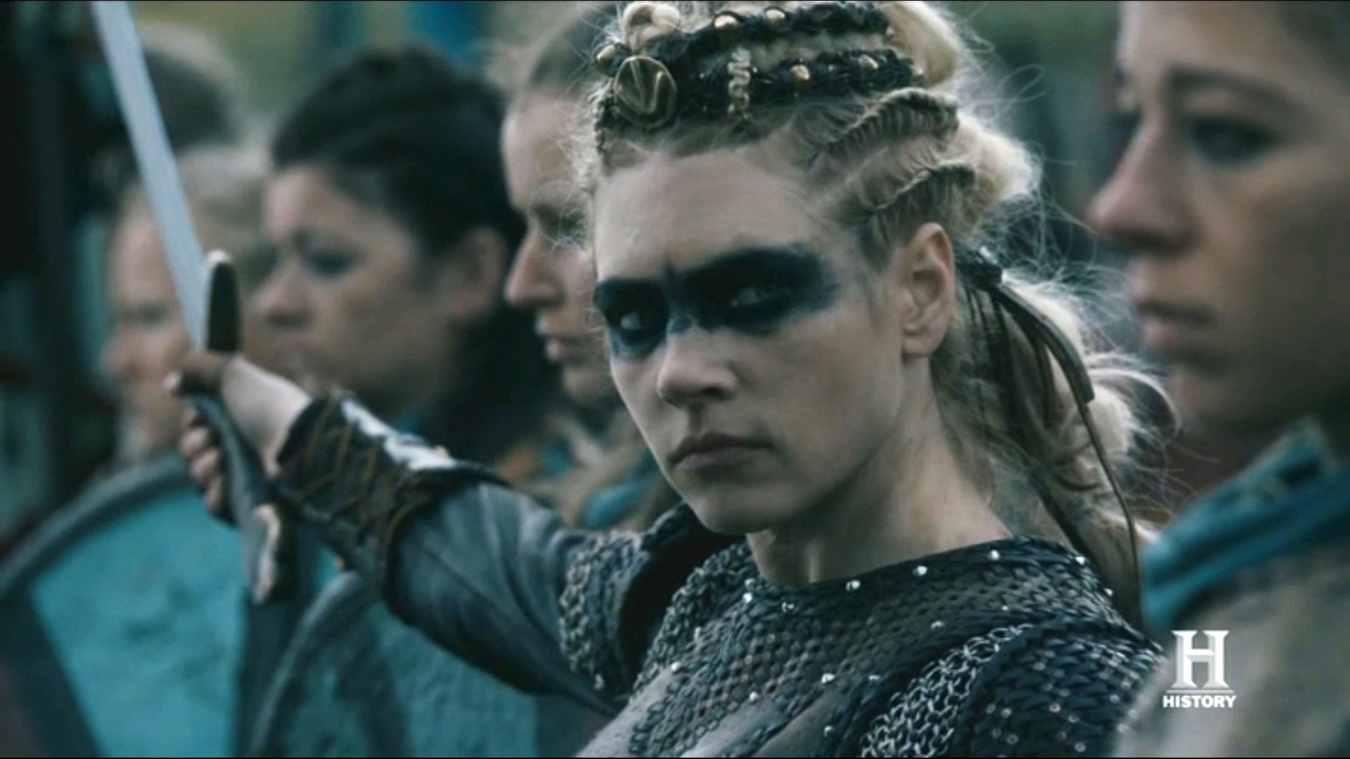 History Vikings' Shieldmaiden Lagertha Gets Official Mead Named After Her –  The Obsidian Crow