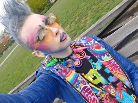 Jareth nebula boy wearing the mellow yellow glen ivy bubble shades