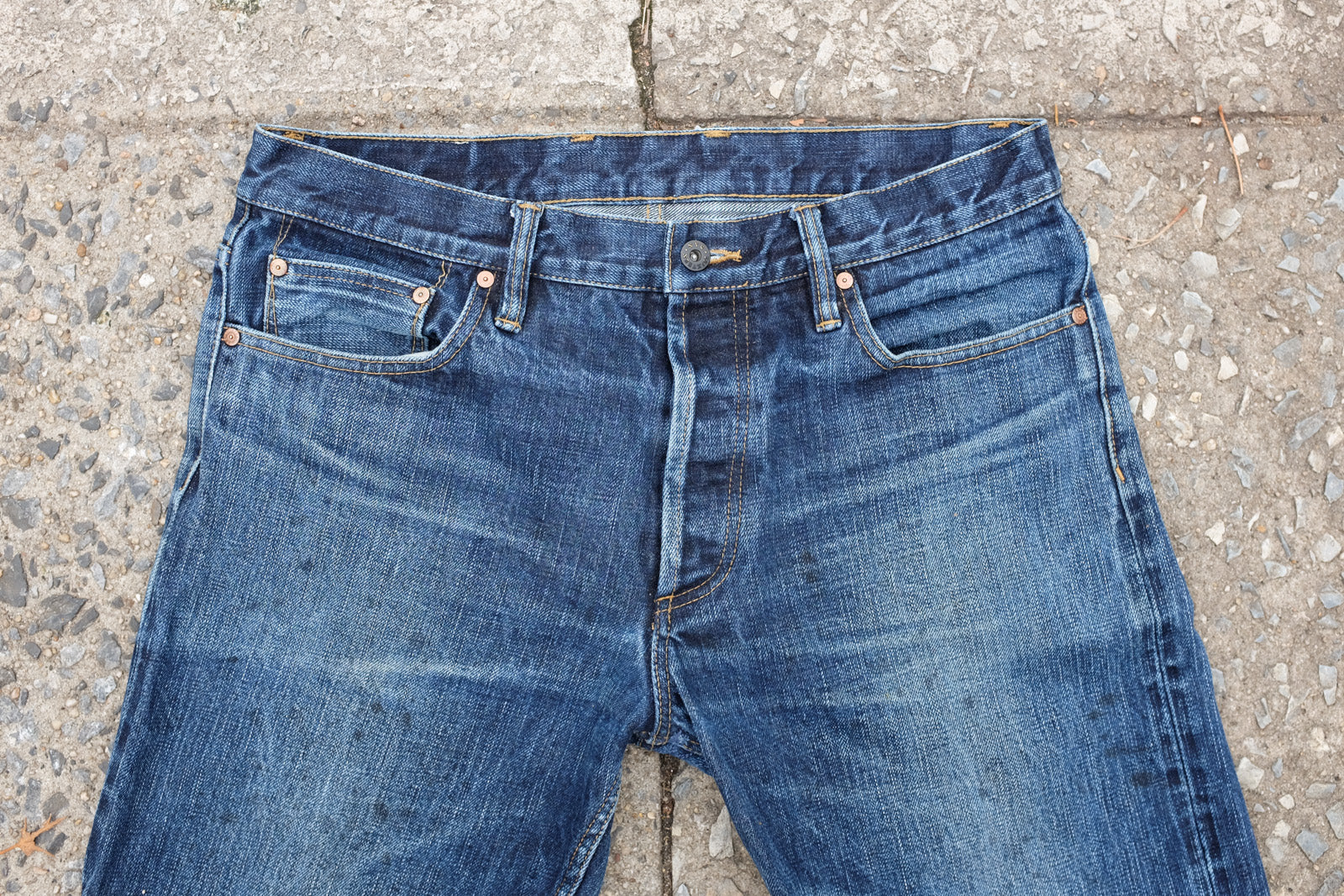 Closeup shot of top block of the jeans.
