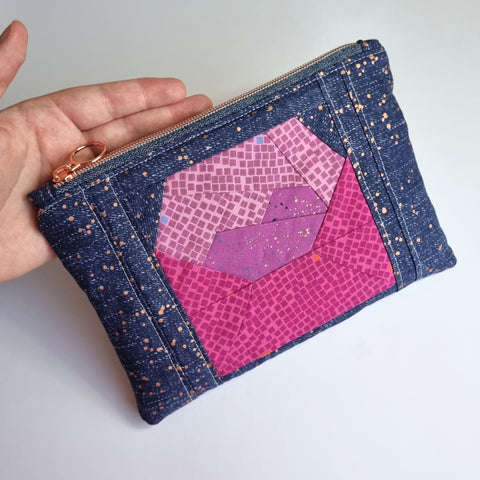 learn to make pouches with your quilt blocks