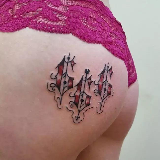 hip tattoos