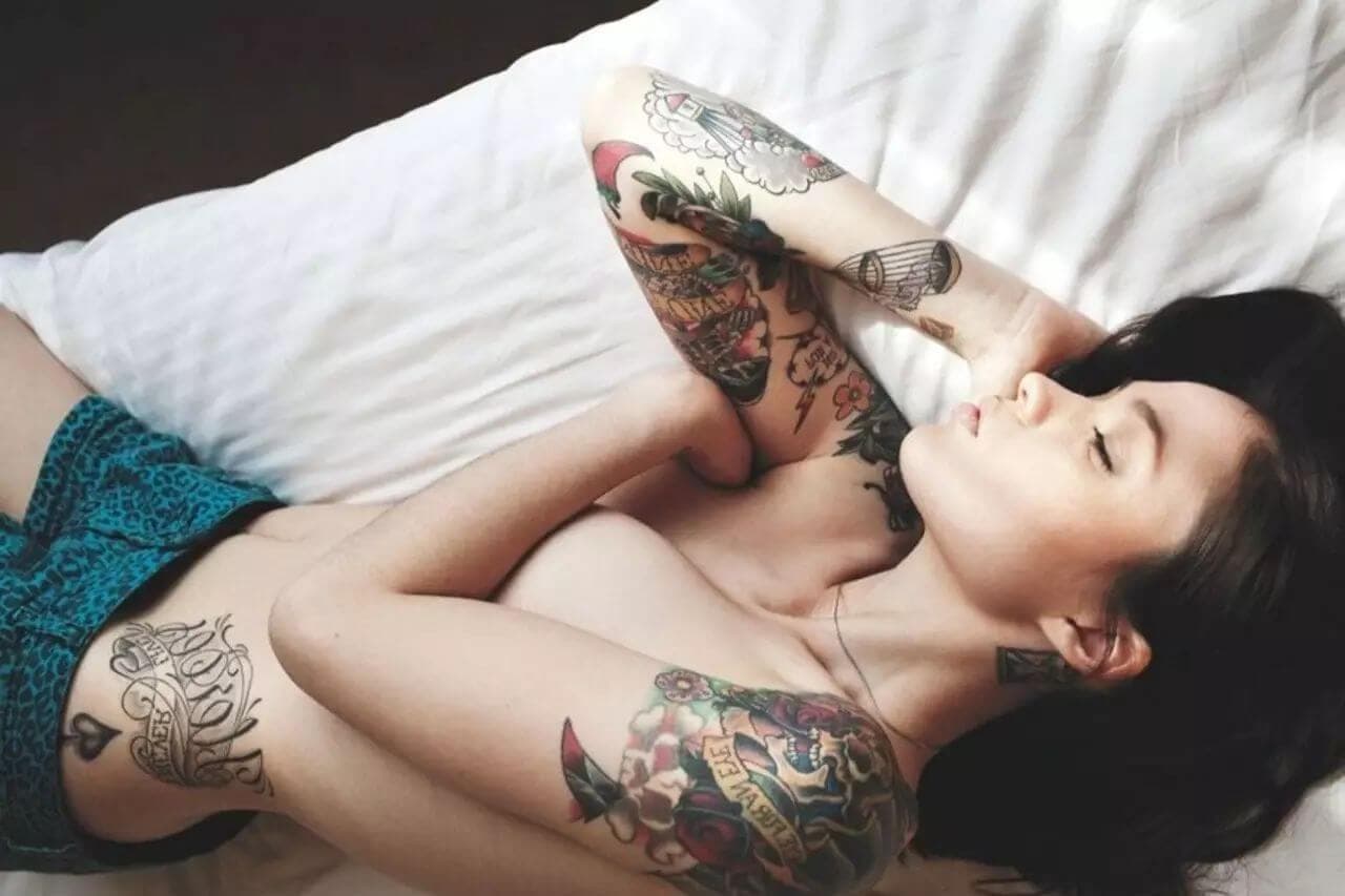 sexy tattooed women