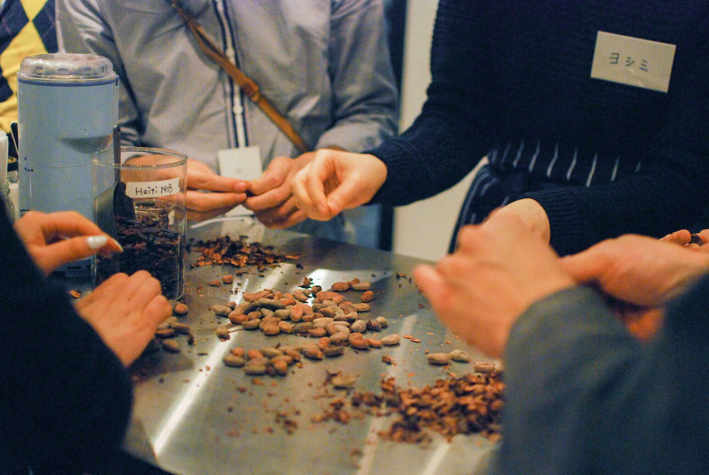 Minimal富ヶ谷本店で開催される豆からチョコレートを造るワークショップ