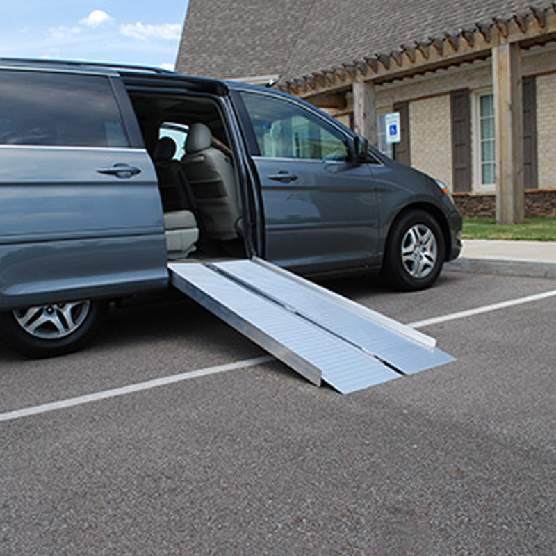 handicapped accessible ramp vans mpv