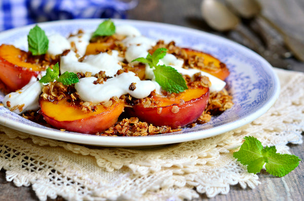 Grilled Peaches with Yogurt and Granola 