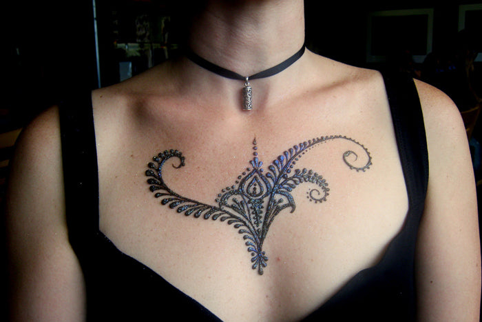 51 Adorable Neck Henna Tattoos