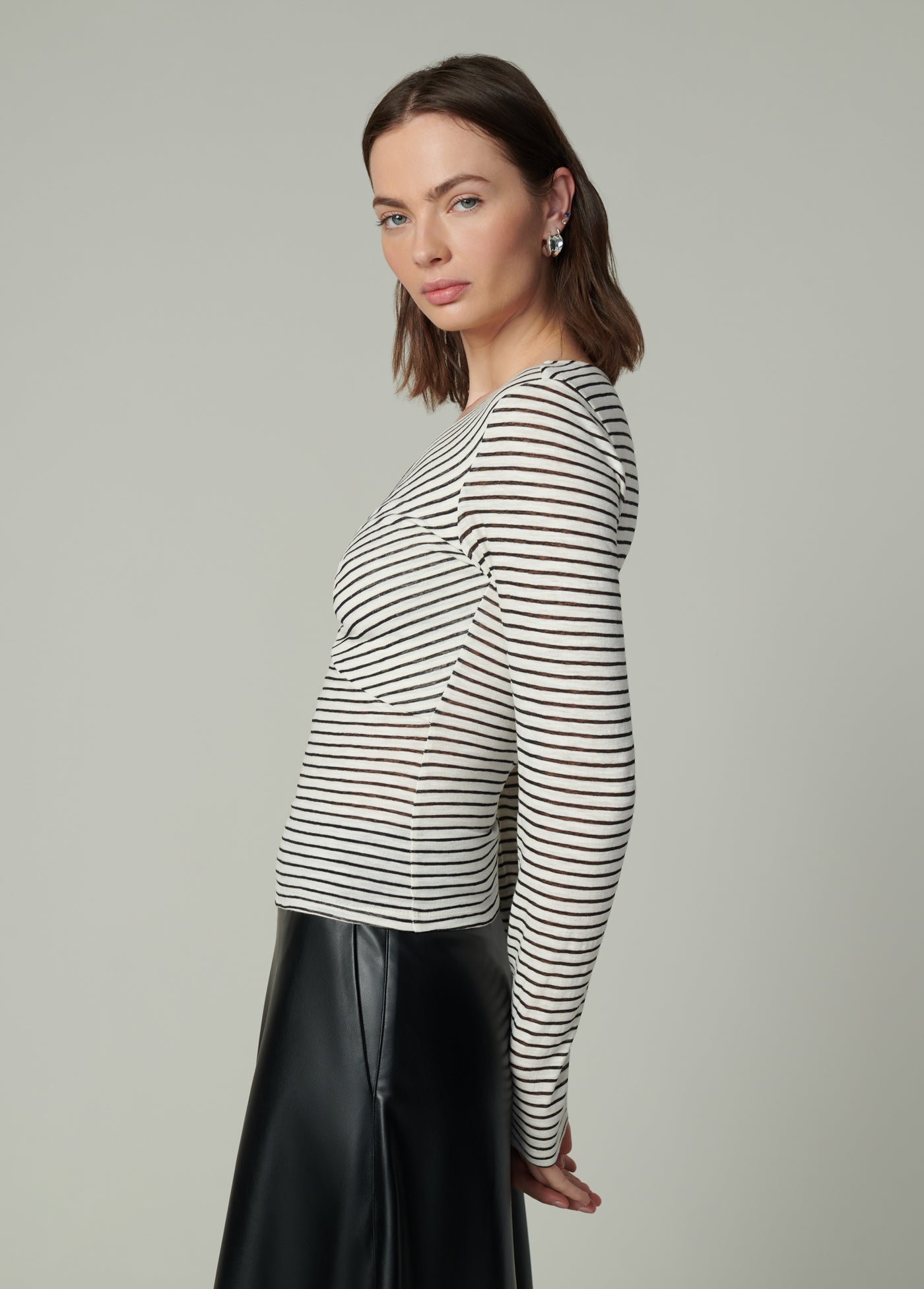 THE AVA STRIPE TWIST V NECK TOP