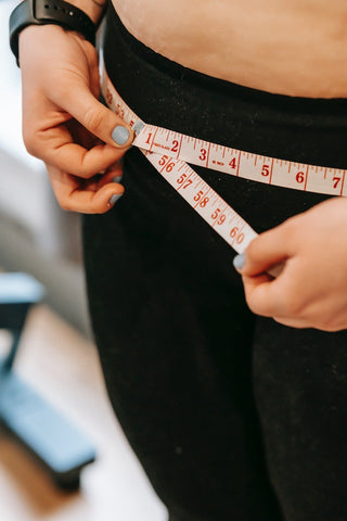How to Take Waist and Hip Measurement for Women and Men - Nimble Made
