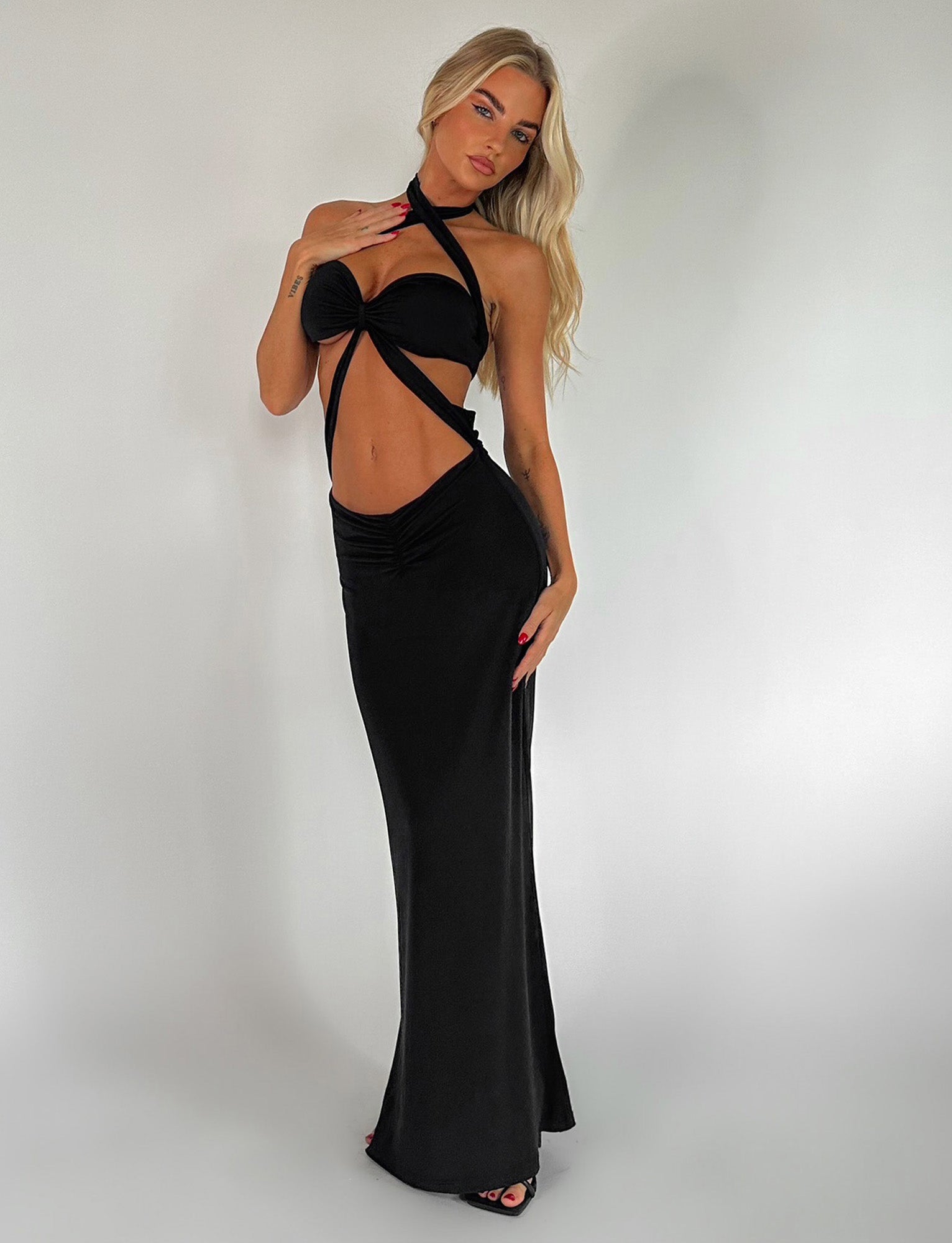 Fabletics Neema black maxi dress size small  Black maxi dress, Maxi dress,  Maxi knit dress