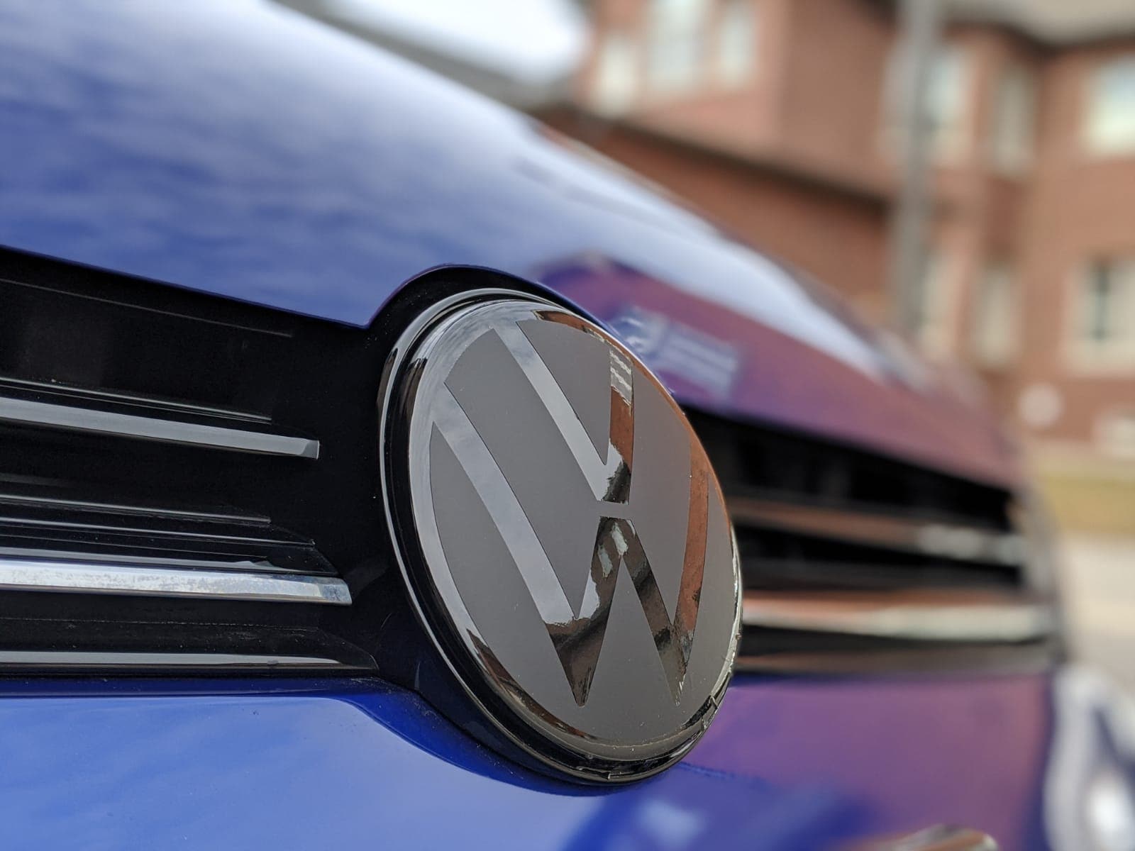 Facelift VW Emblem Zeichen folieren (Front) ACC • Golf 7 GTI Community •  Forum