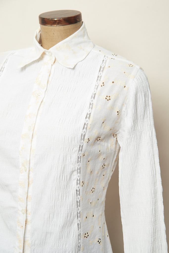 variable sobre Opinión Camisa blanca con flores amarillas – Carousel · Secondhand & Vintage