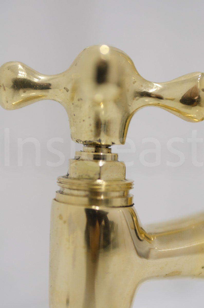 Unlacquered Brass Kitchen Sink Faucet 59 Short Legs Isf46 411192 ?v=1640863134